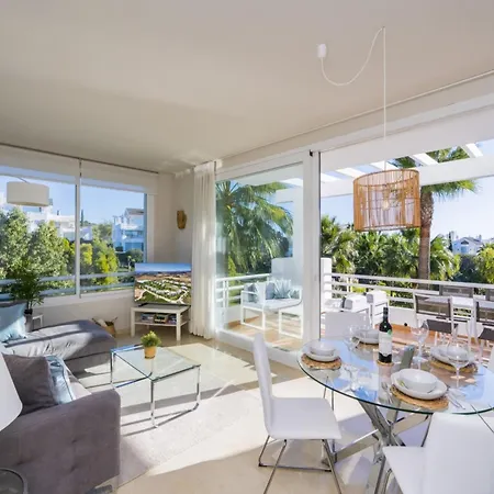 Lagoon Retreat For 4 *