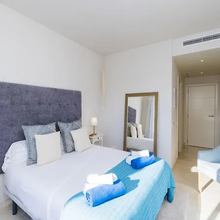 Lagoon Retreat For 4 Estepona