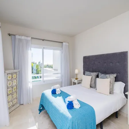 Lagoon Retreat For 4 *