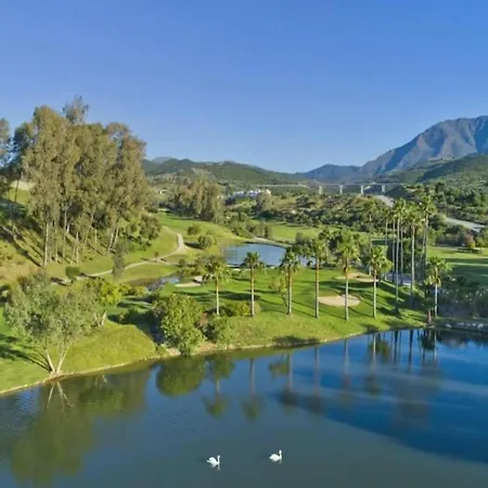 Lagoon Retreat For 4 Lejlighed Estepona